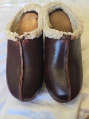 Handcrafted wooden clogs by the premium French brand YOUYOU (Size 38 / US 7.5 ap
